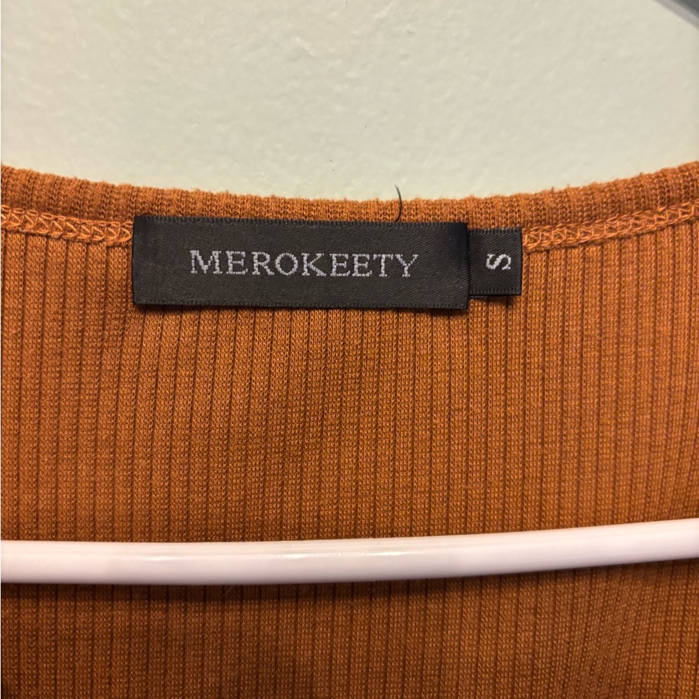 Cute tank top! Worn once, great condition.